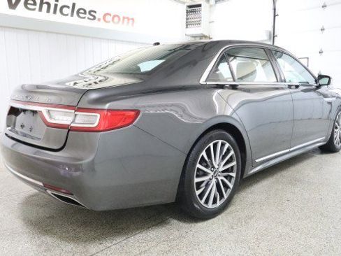Used 2017 Lincoln Continental Select image 6