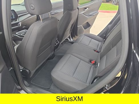 Used 2025 Chevrolet Equinox LT FWD image 13