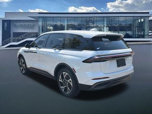 New 2026 Lincoln Nautilus Premier w/ Jet Appearance Package AWD/4WD image 5