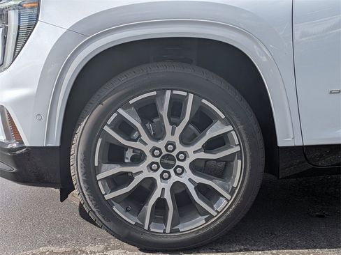 New 2026 GMC Acadia Denali Ultimate w/ LPO, Floor Liner Package image 8