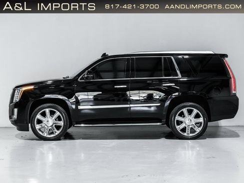Used 2019 Cadillac Escalade Luxury AWD/4WD image 20