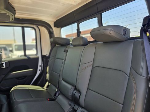 New 2026 Jeep Gladiator Mojave AWD/4WD image 24