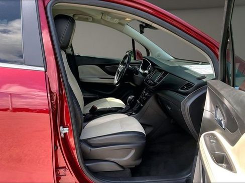 Used 2022 Buick Encore Preferred w/ Safety Package II AWD/4WD image 7