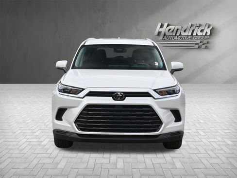 Used 2024 Toyota Grand Highlander FWD image 3