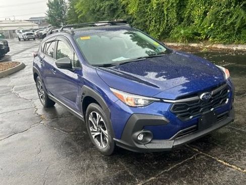 Used 2024 Subaru Crosstrek 2.0i Premium AWD/4WD image 3