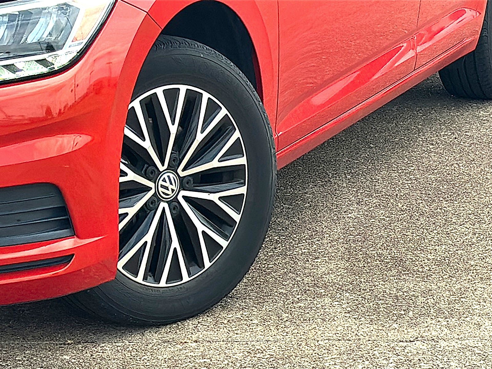 Used 2020 Volkswagen Jetta SE FWD image 3