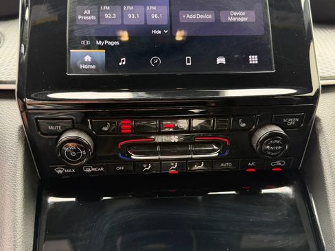 Used 2023 Jeep Grand Cherokee L Laredo AWD/4WD image 27