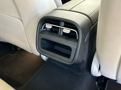 Used 2025 Mercedes-Benz E 350 4MATIC Sedan image 36