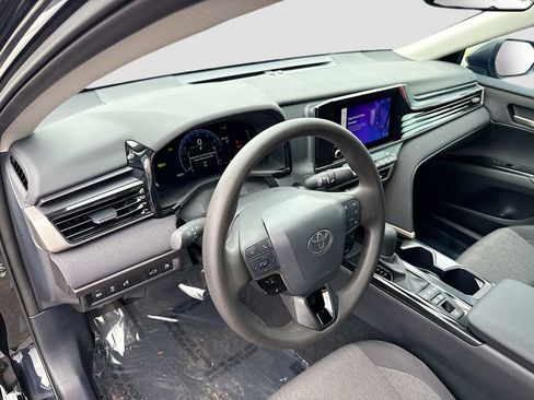 Used 2025 Toyota Camry LE w/ Convenience Package FWD image 25