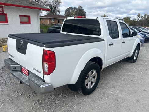 Used 2012 Nissan Frontier SV image 3