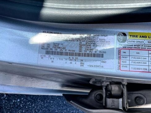 Used 2013 Ford Fiesta SE FWD image 3