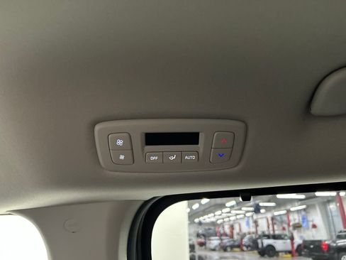 New 2026 Kia Carnival EX FWD image 28