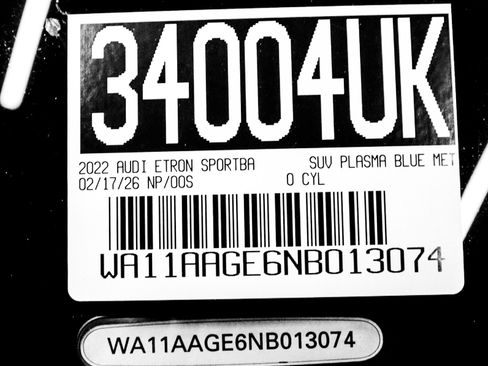 Used 2022 Audi e-tron Premium w/ Convenience Plus Package image 30