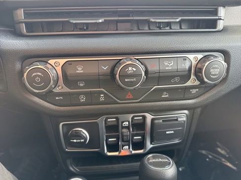 New 2026 Jeep Gladiator Sport AWD/4WD image 21
