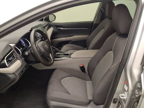 Used 2021 Toyota Camry LE image 17