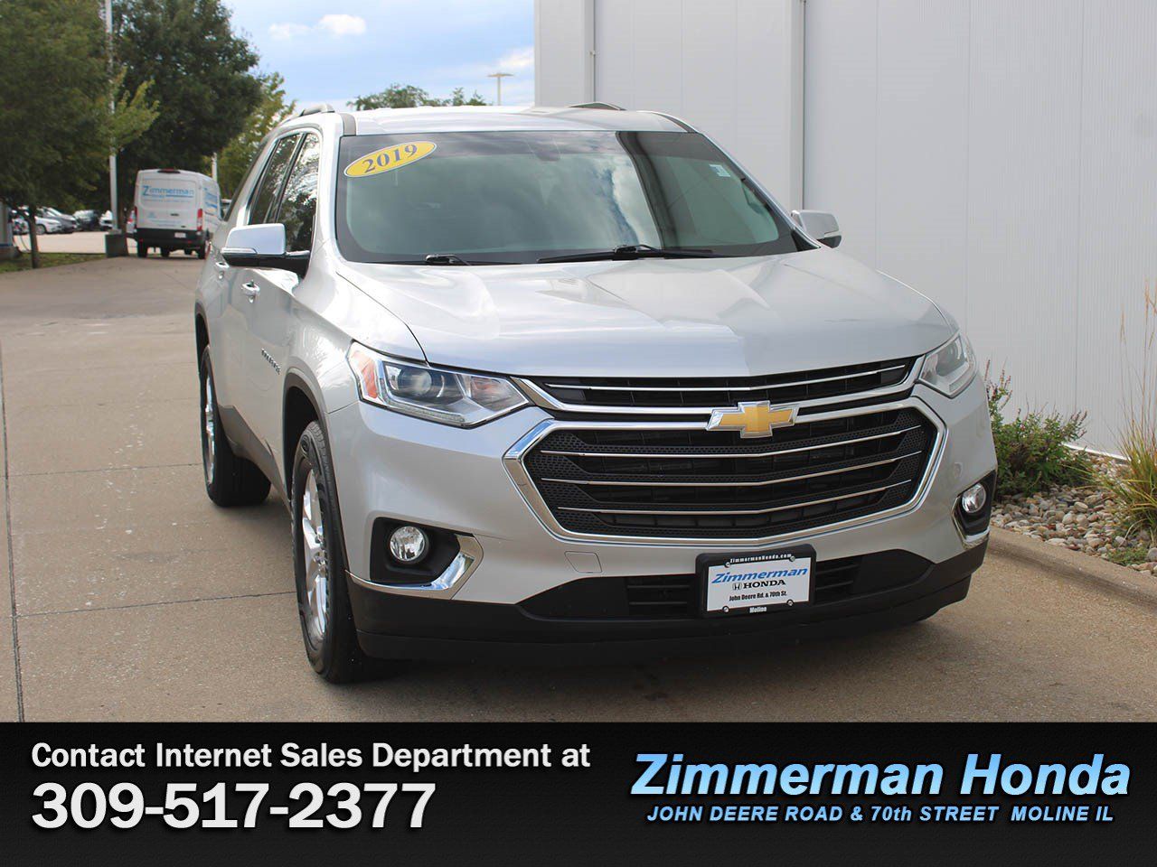 Used 2019 Chevrolet Traverse LT FWD image 3