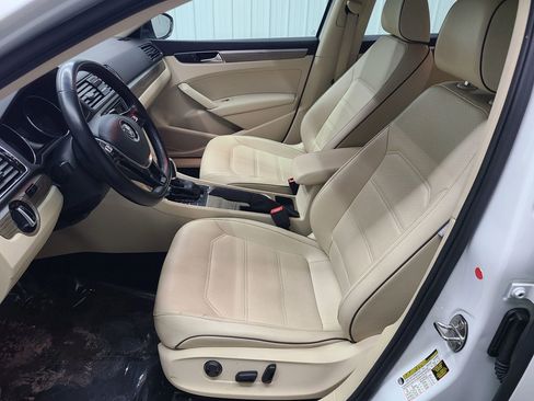 Used 2018 Volkswagen Passat 2.0T SE image 23