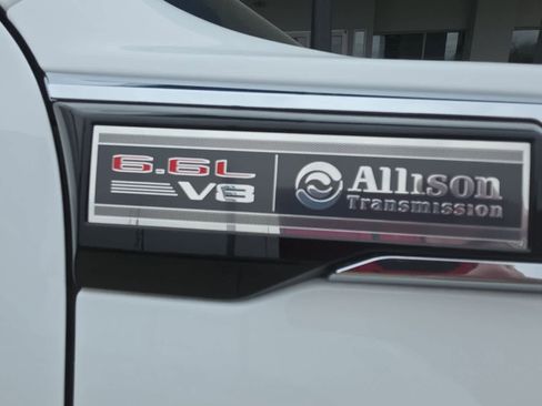 Used 2024 GMC Sierra 2500 Pro image 2