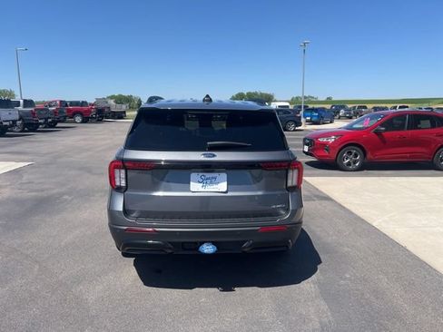 Used 2025 Ford Explorer ST-Line w/ ST-Line Street Pack AWD/4WD image 6