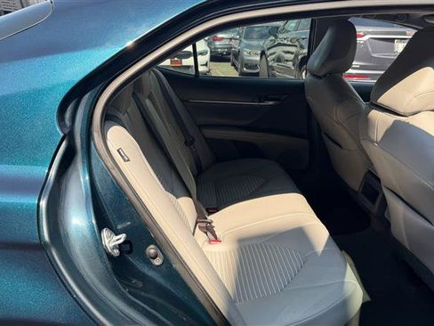 Used 2021 Toyota Camry SE Hybrid FWD image 14