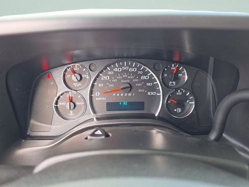 New 2026 Chevrolet Express 2500 w/ Driver Convenience Package RWD image 30