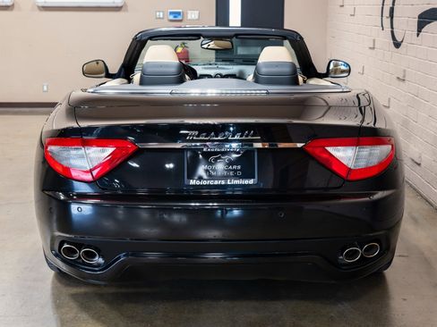 Used 2014 Maserati GranTurismo Convertible image 9