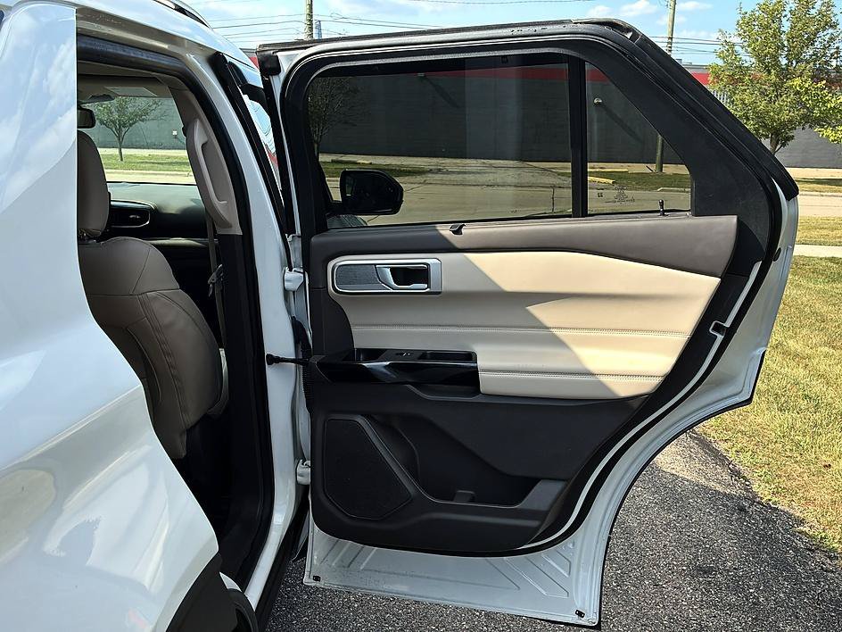 Used 2024 Ford Explorer Platinum w/ Class IV Trailer Tow Package AWD/4WD image 36