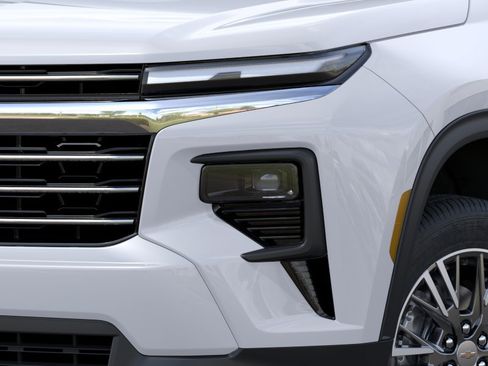 New 2026 Chevrolet Traverse LT w/ LPO, Floor Liner Package FWD image 34