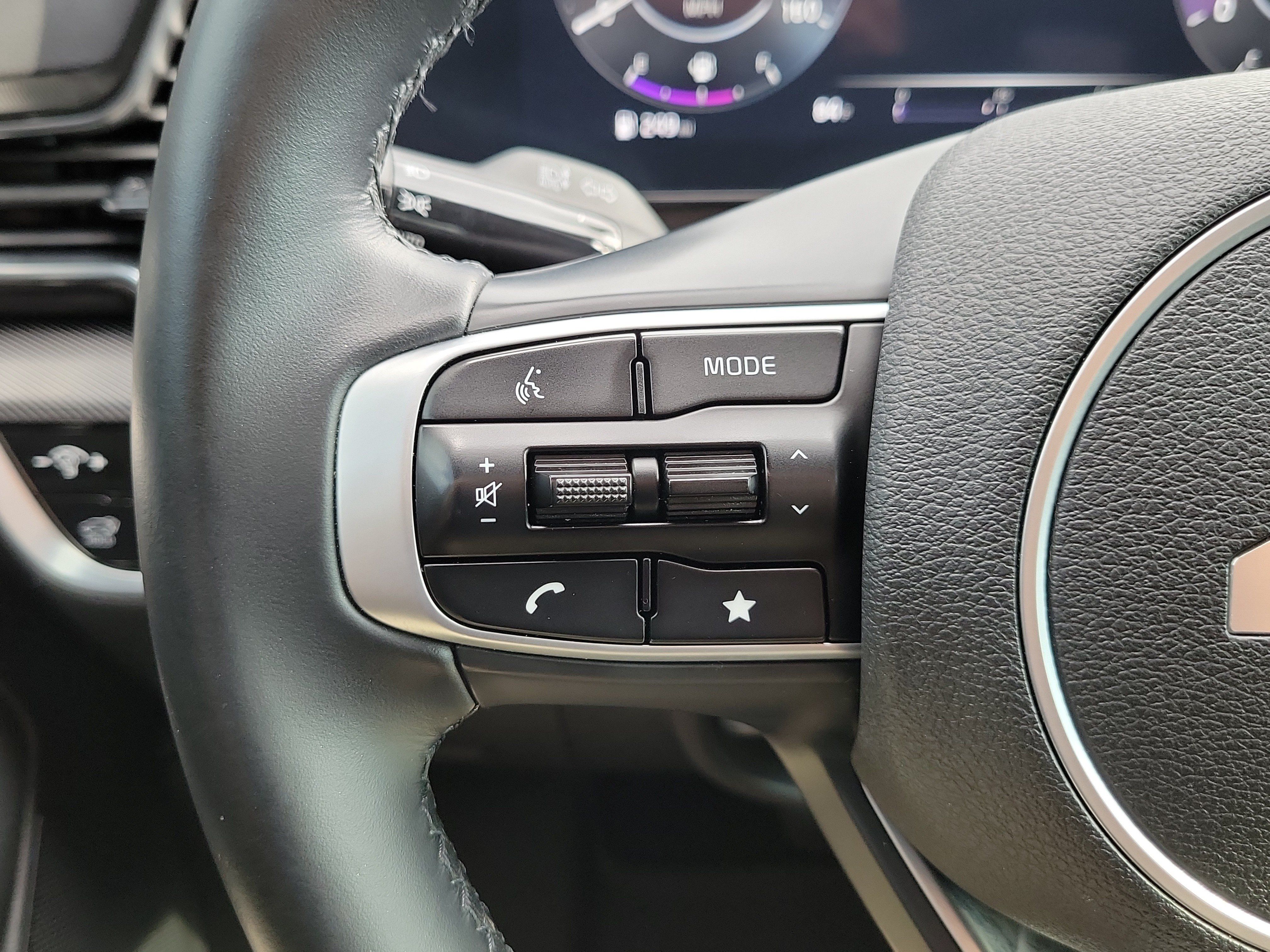 Certified 2024 Kia Sportage SX FWD image 28