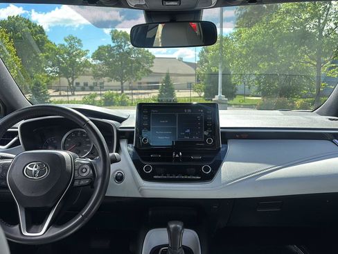 Used 2020 Toyota Corolla SE FWD image 19