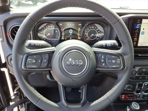 New 2026 Jeep Gladiator Rubicon w/ Safety Group AWD/4WD image 12