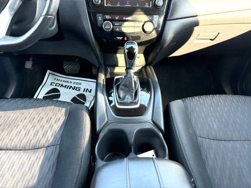 Used 2020 Nissan Rogue SV AWD/4WD image 28