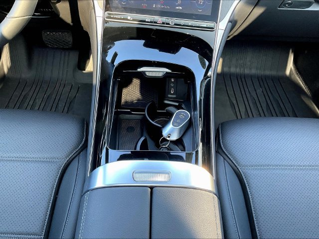 Used 2026 Mercedes-Benz GLC 300 4MATIC image 17