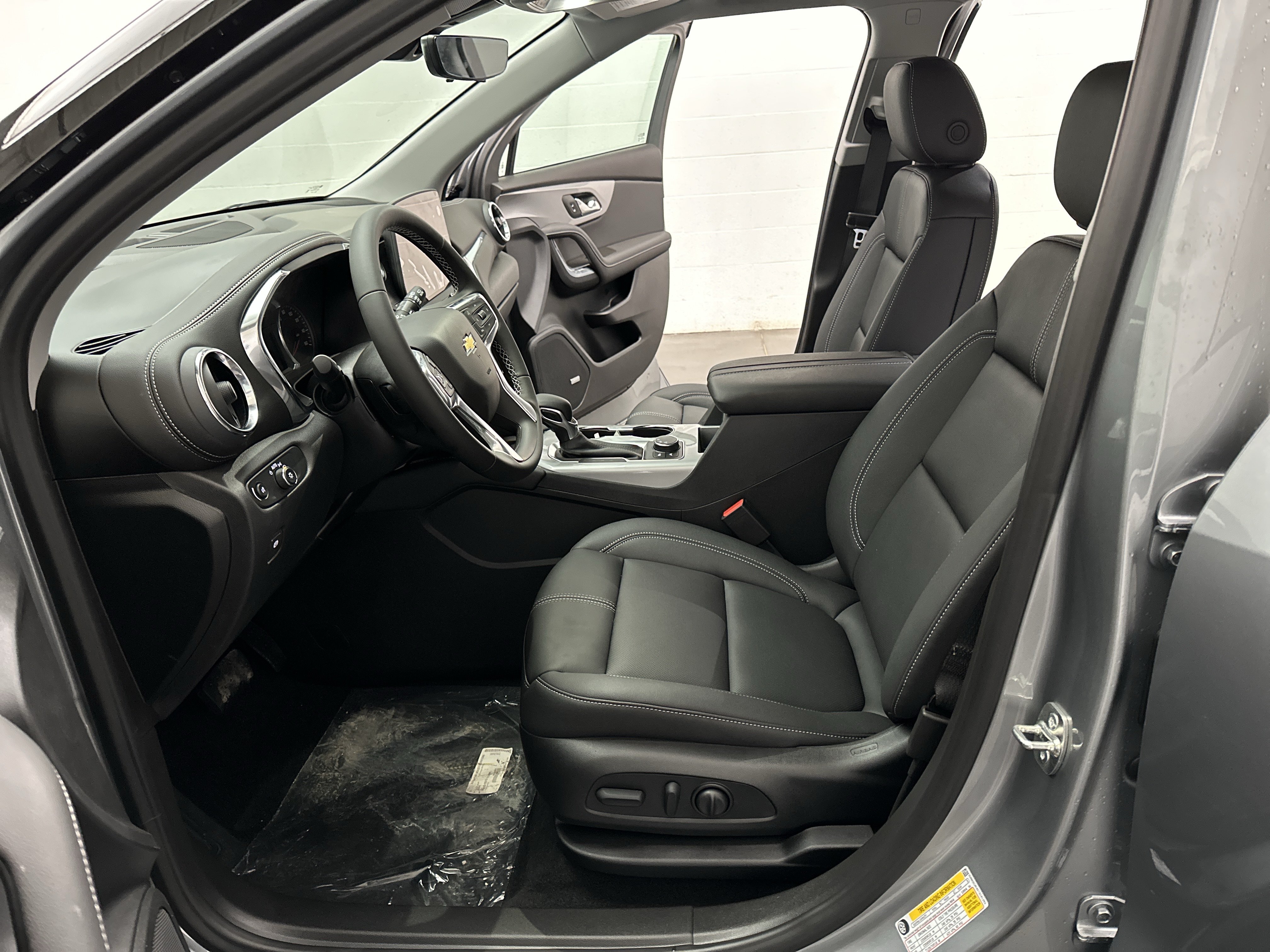 New 2026 Chevrolet Blazer LT w/ Sound & Technology Package FWD image 18