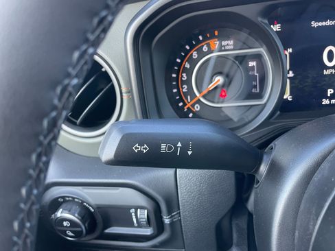 New 2025 Jeep Gladiator Mojave w/ Convenience Group image 19