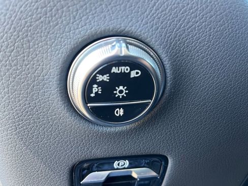 Certified 2025 Mercedes-Benz GLC 300 4MATIC image 24