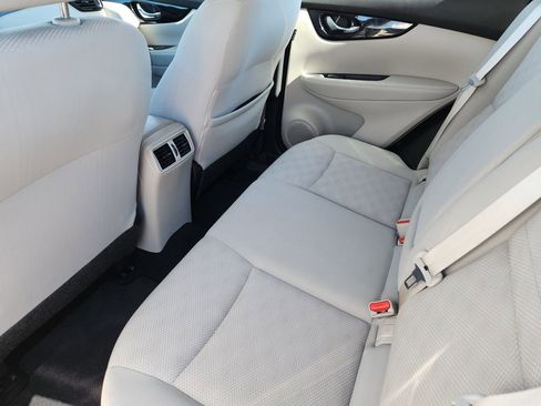 Used 2019 Nissan Rogue Sport SV w/ Technology Package image 9