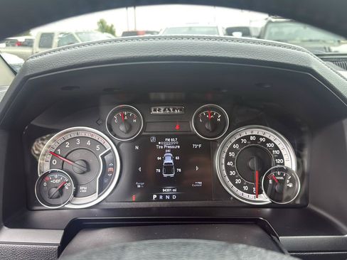 Used 2015 RAM 2500 Laramie w/ Convenience Group AWD/4WD image 14