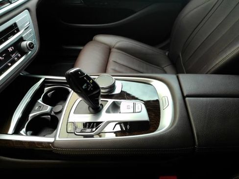 Used 2022 BMW 740i RWD image 44