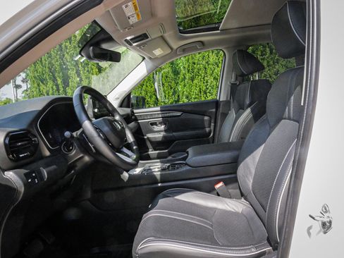 Used 2023 Honda Pilot Elite image 7