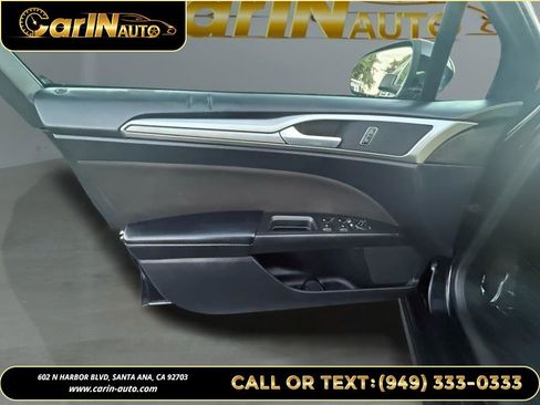 Used 2020 Ford Fusion SE image 20