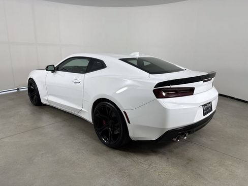 Used 2018 Chevrolet Camaro SS RWD image 3