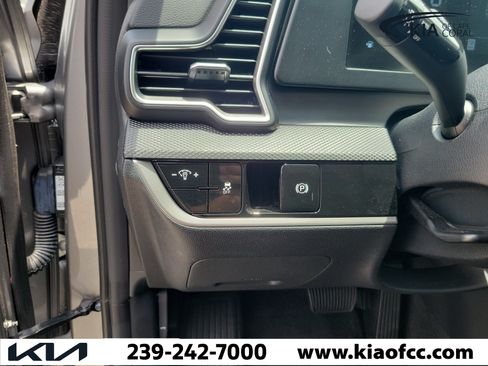 Used 2025 Kia Sportage LX AWD/4WD image 22