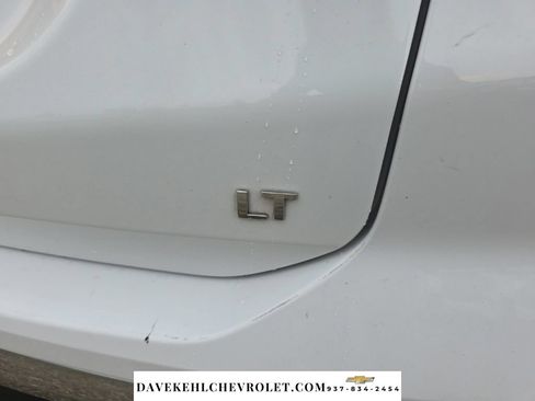 Used 2020 Chevrolet Equinox LT FWD image 38