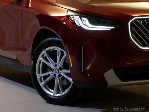 Certified 2025 BMW X3 xDrive30i image 3