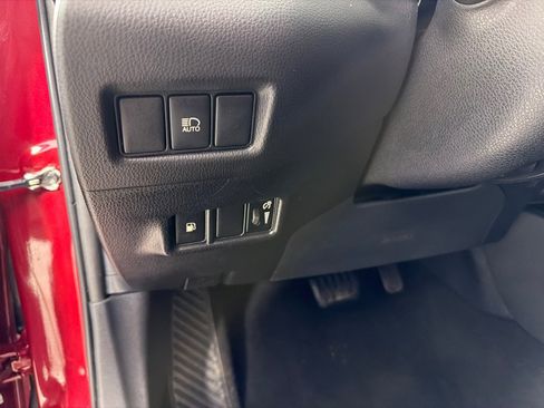 Used 2018 Toyota C-HR XLE image 12