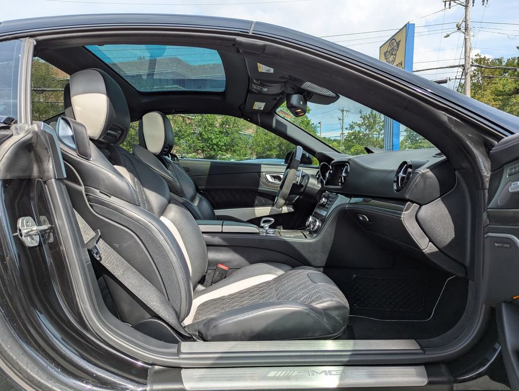 Used 2016 Mercedes-Benz SL 63 AMG image 38