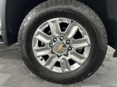 Used 2024 Chevrolet Silverado 2500 High Country w/ LPO, Dark Essentials Package AWD/4WD image 15