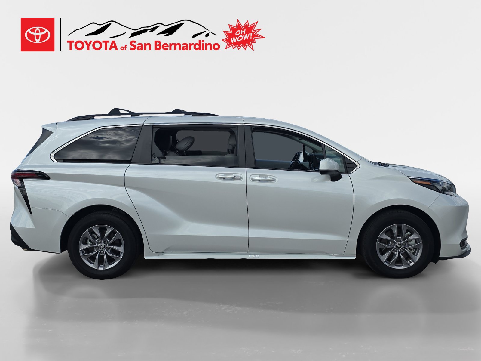 Certified 2026 Toyota Sienna XLE FWD image 6