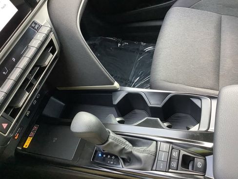 Used 2025 Toyota Camry LE image 28